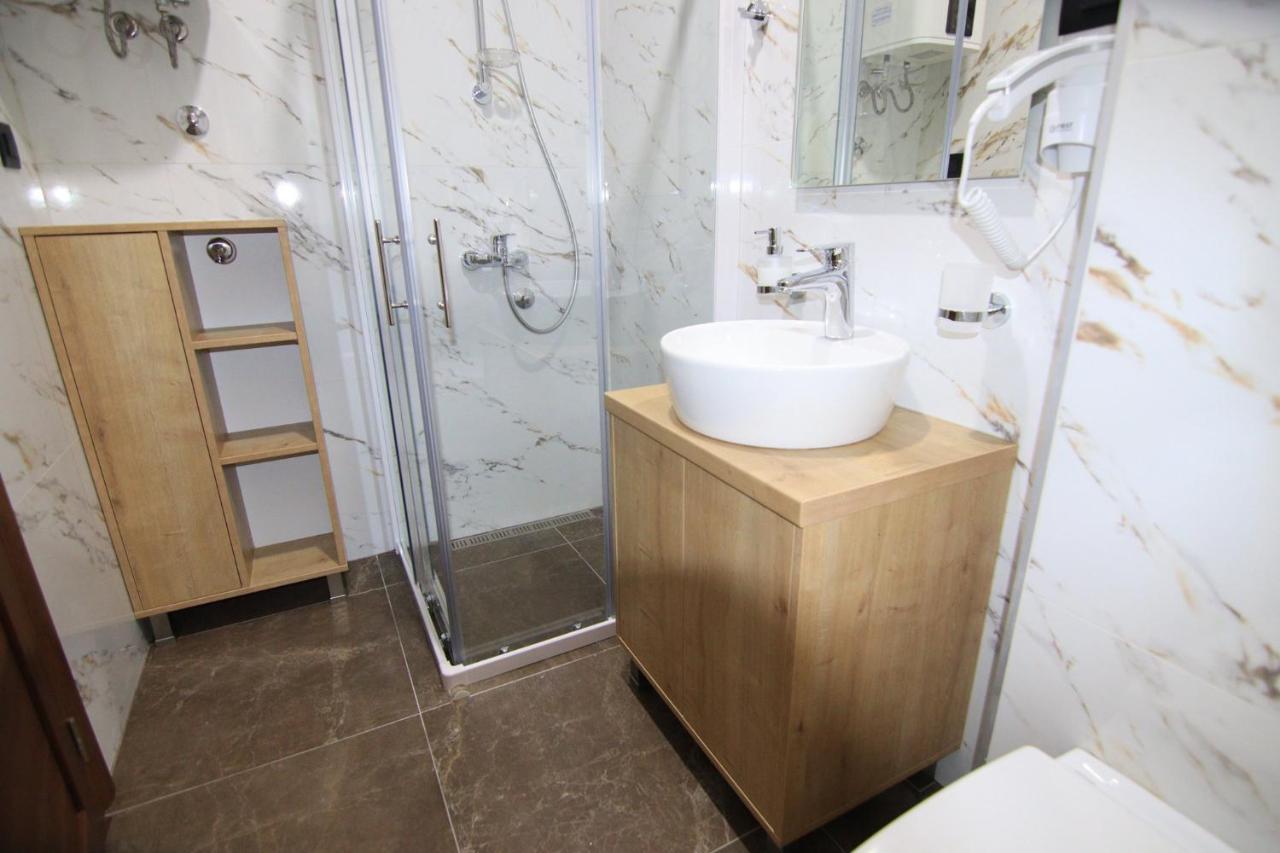 Apartmani Fantasia Цетине Екстериор снимка