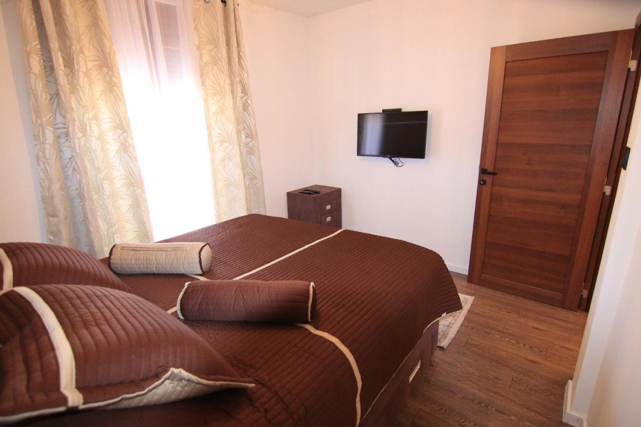Apartmani Fantasia Цетине Екстериор снимка