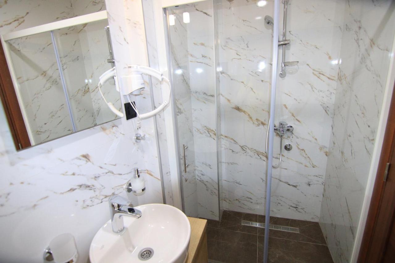 Apartmani Fantasia Цетине Екстериор снимка