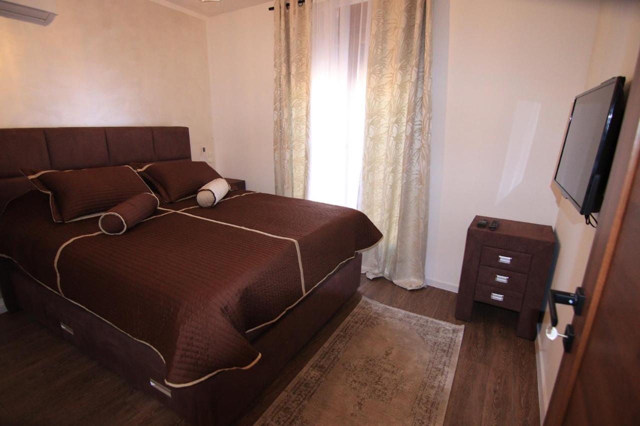 Apartmani Fantasia Цетине Екстериор снимка