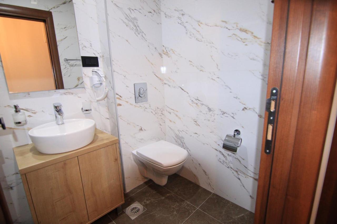 Apartmani Fantasia Цетине Екстериор снимка