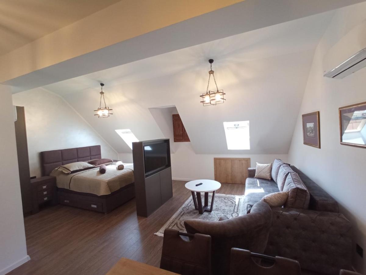 Apartmani Fantasia Цетине Екстериор снимка